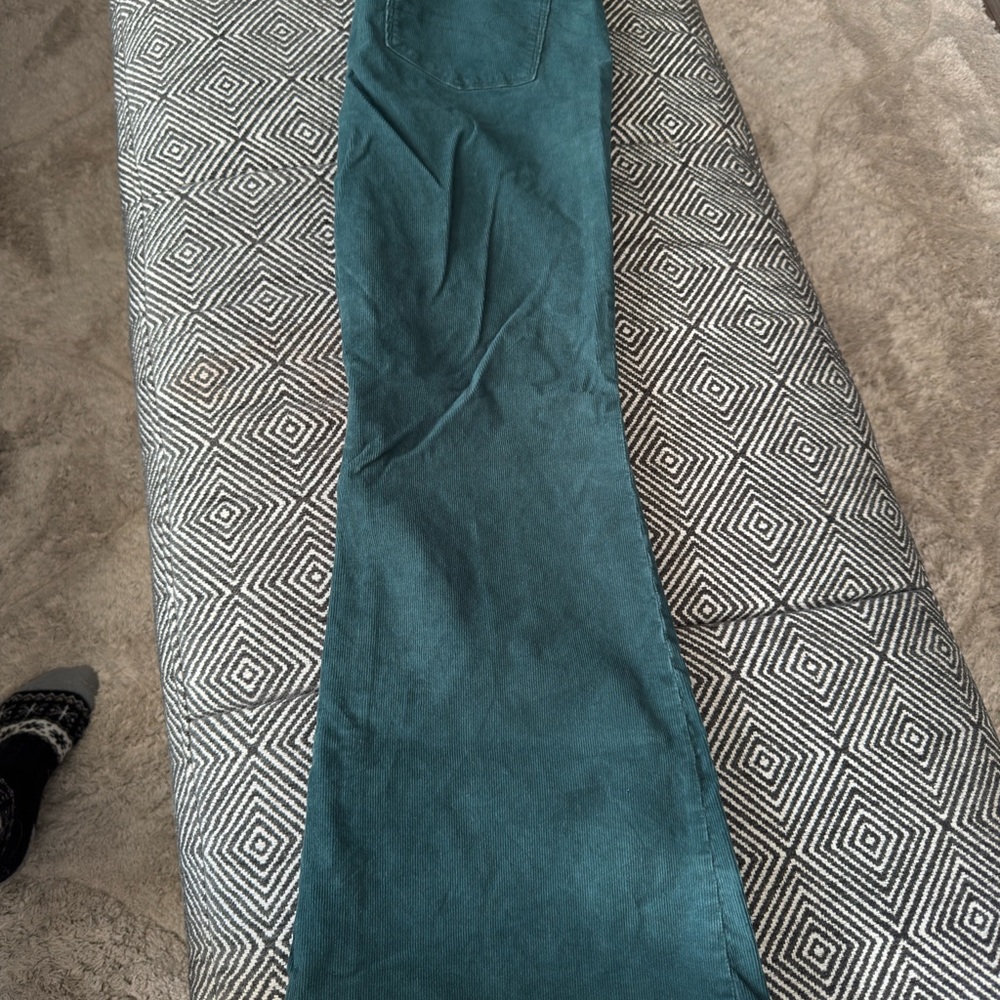 American Eagle extra flare green corduroys - size 16 - Picture 6 of 6